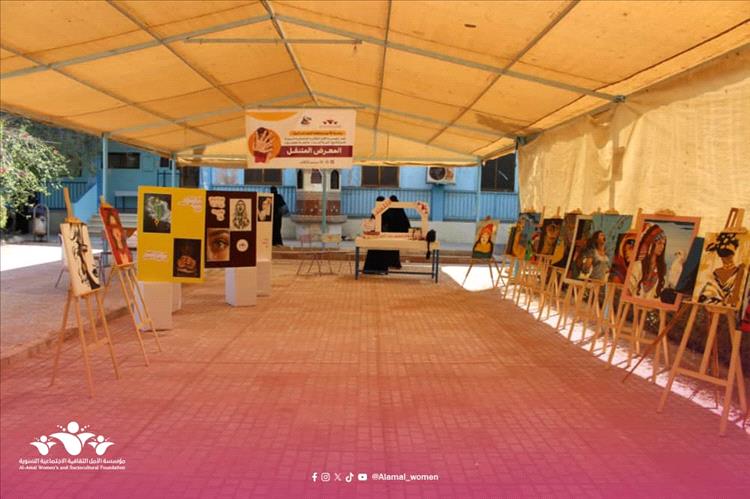 مؤسسة الأمل النسوية تطلق المعرض المتنقّل لمناهضة العنف ضد المرأة بالشراكة مع كلية البنات