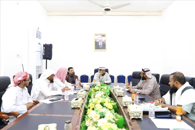 اجتماع بعدن يقر تشكيل لجنة لمراجعة واعتماد دليل التوعية بالسجون