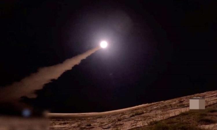 صحيفة بريطانية: الحو_ثيون أصبحوا أكثر استقلالية ويمتلكون قدرة على تحسين الصواريخ