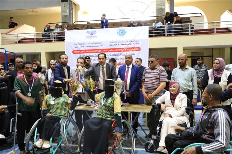 شركة البسيري للصرافة تكرّم منتخب حضرموت للكراسي المتحركة بدعم مالي تقديراً لإنجازه