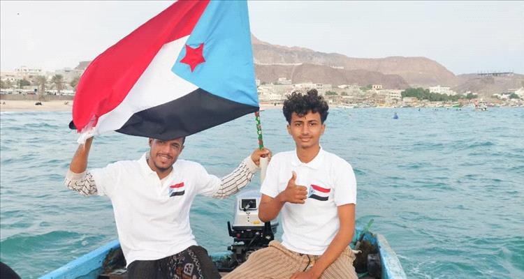 ساحل كورنيش كود النمر بالبريقة يشهد كرنفال بحري لعرض الزوارق البحرية بمناسبة ذكرى 30 نوفمبر