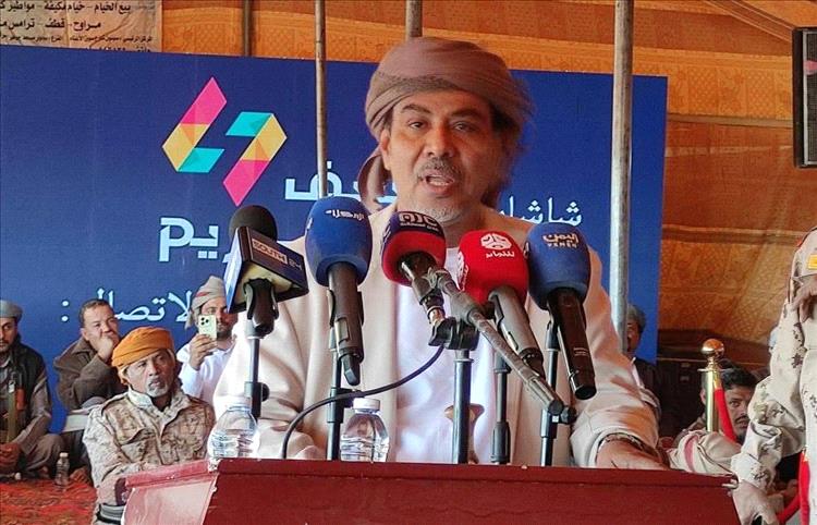 عضو مجلس القيادة الرئاسي البحسني يهنئ الشيخ خالد الكثيري برئاسة حلف قبائل حضرموت