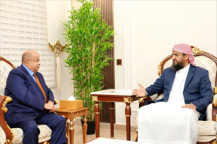 المحرّمي يناقش مع محافظ حضرموت مستجدات الأوضاع ومساعي تعزيز الاستقرار