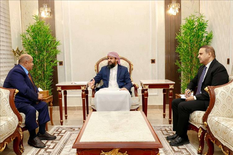 المحرّمي يناقش مع "الخنبشي" مستجدات الأوضاع ومساعي تعزيز الاستقرار