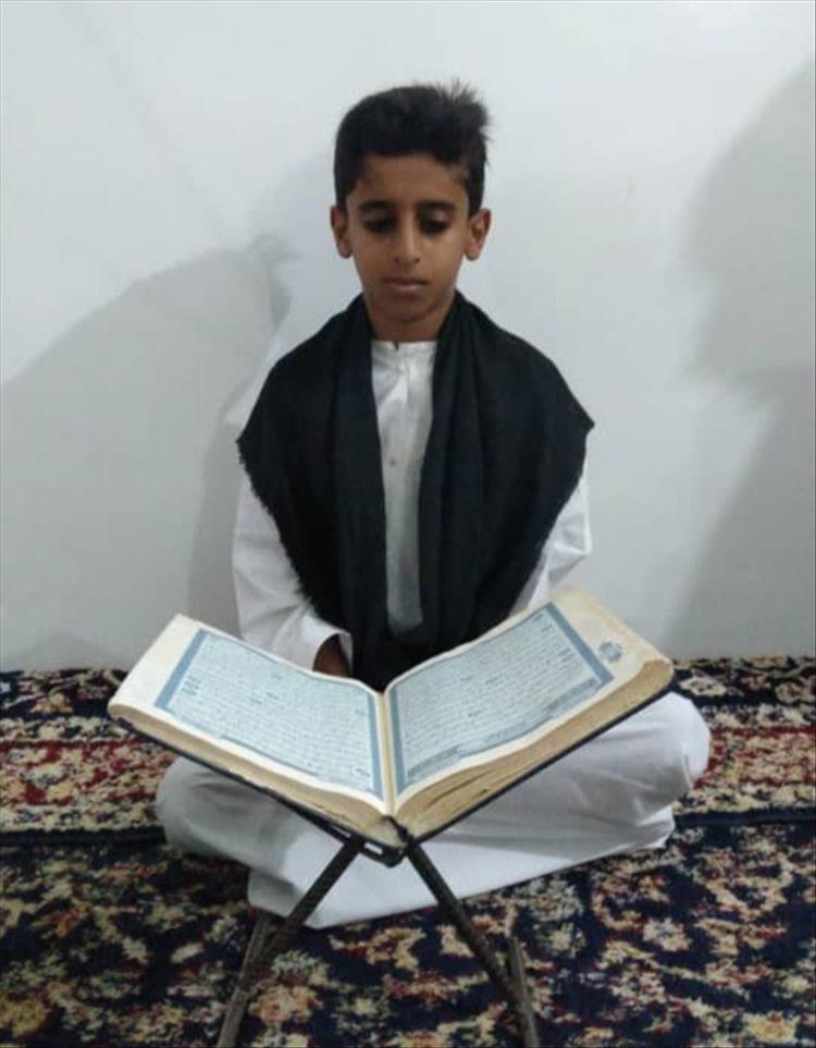 طالب يكمل حفظ القرآن في مسجد آل سالم بمودية وسط أجواء من الفرح والابتهاج