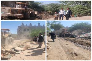 المدير بكر الشاعري يوجه إدارة الأشغال بتسوية وإزالة المخلفات وفتح الشارع في حارة المطار بقعطبة