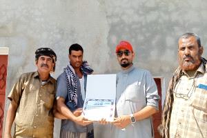 اللجنة المجتمعية في الربوة العليا بردفان تكرم قائد قوات درع الوطن ورئيس اللجنة الإغاثية