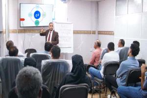 وزير الشباب والرياضة يدشّن دورة التخطيط الاستراتيجي لموظفي صندوق رعاية النشء والشباب والرياضة بعدن
