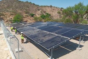 بدء العمل في تركيب منظومة الطاقة الشمسية لمشروع مياه منطقة وحدة بردفان