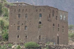 "دار محمد عواس".. صرخة الذاكرة على حافة الانهيار