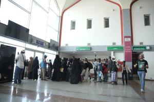 اللاجئون يعودون… والبلد المضيف يغرق: من الذي تغيّر؟