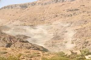 مخاوف متصاعدة من كارثة إنسانية في السياني بإب بعد تحويل القرى والجبال إلى مخازن أسلحة ومواقع عسكرية