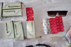 مكافحة المخدرات بساحل حضرموت تُطيح بثلاث عصابات لترويج الشبو والحشيش والحبوب في مدينة المكلا