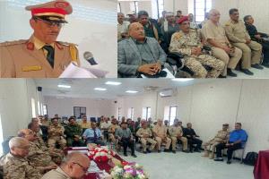 نائب وزير الصناعة والتجارة يهنئ العميد الركن عبدالله زيد قاسم الأحمدي نيل درجة الماجستير