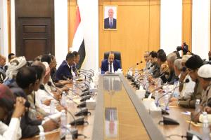 السلطة المحلية بحضرموت تحذر من دعوات التصعيد وتؤكد: لن نسمح بجر المحافظة إلى الفوضى