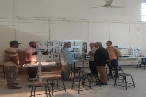 مدير عام مكتب التعليم الفني يتفقد مختبر الطاقة البديلة في المعهد التقني الصناعي المعلا