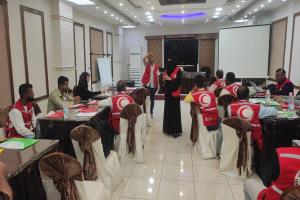 جمعية الهلال الأحمر اليمني – فرع عدن تنفذ دورة تدريبية حول إعادة الروابط العائلية وإدارة الجثث