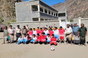 الشعلة يقتنص فوزاً ثميناً من الكرامة في افتتاح الدوري المدرسي بمنطقة حَُمَه بيافع سرار