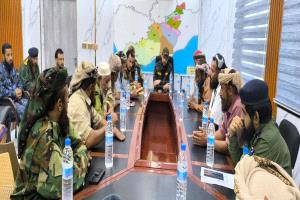 قوات شرطة لحج تسيطر على مواجهات مسلحة في العند الشرقية بعد إصابة عدد من أفراد الأمن