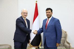 الدكتور عبدالله العليمي.. خلال لقاءه بالسفير الألماني: هجمات البحر الأحمر أثبتت أن الحوثيين تهديداً يتجاوز اليمن