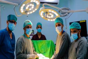 بدء العمليات الجراحية في المخيم الجراحي الثالث المجاني بمستشفى عدن التعاوني الخيري