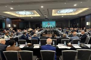 مهزلة في المؤتمر القومي العربي بعد السماح لزعيم المليشيا الحوثية بإلقاء كلمة