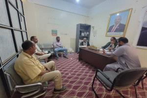 مدير عام قعطبة بكر الشاعري يلتقي مدير مشروع منظمة أكتد لمناقشة آلية تنفيذ المشاريع