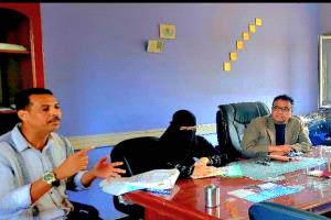 الدكتور عصام مقبلي يبحث مع بنك التضامن آليات تمكين متدربات محو الأمية عبر مشاريع خياطة ومهارات حياتية