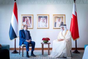 وزير الخارجية يبحث مع نظيره البحريني تعزيز التنسيق والتشاور إزاء القضايا ذات الاهتمام المشترك