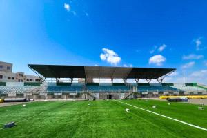 إدارة وحدة عدن تتابع ميدانياً أعمال تحديث عشب الملعب وفق أعلى المواصفات الدولية