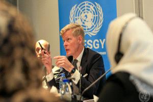 غروندبرغ يختتم زيارة إقليمية شملت عُمان والبحرين لبحث سبل دفع عملية السلام في اليمن