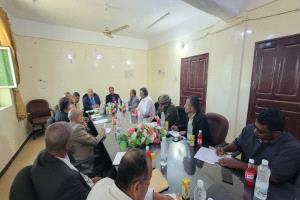 نائب الوزير سالم سلمان يبحث في محافظة الضالع تعزيز الإستثمار وتشديد الرقابة على الأسواق