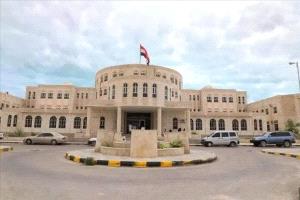 السلطة المحلية بالمهرة تنفي مزاعم التهديد وتؤكد التنسيق الكامل مع رئاسة الوزراء