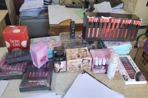 هيئة المواصفات والمقاييس ترفض وتتلف منتجات مخالفة في عدن الوديعةوشحن وتعز