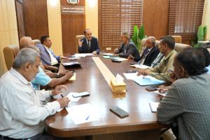 وزير الصحة العامة والسكان يترأس اجتماع لجنة الموازنة العامة للوزارة