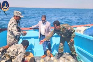 خفر السواحل يضبط قارب تهريب محملاً بالمخدرات قبالة سواحل أبين