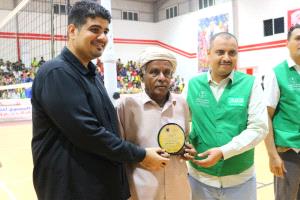 مجلس إدارة أهلي الغيل يبارك للكادر الإداري السابق صالح سعيد بافطيم تكريمه ضمن رواد الكرة الطائرة