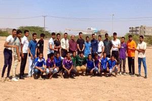 كلية الحقوق بجامعة عدن تدشن أنشطتها الطلابية للعام الجامعي الجديد بمباراة كروية