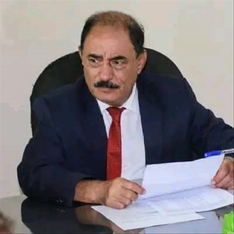 محافظ الضالع يعزي الشيخ محمد محمد الزيدي بوفاة والده