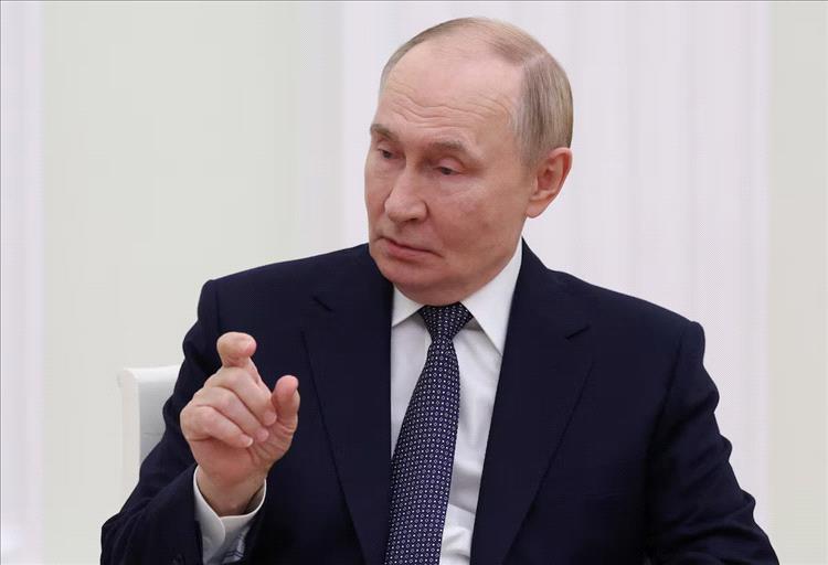 بوتين يتوعد برد سريع إذا 