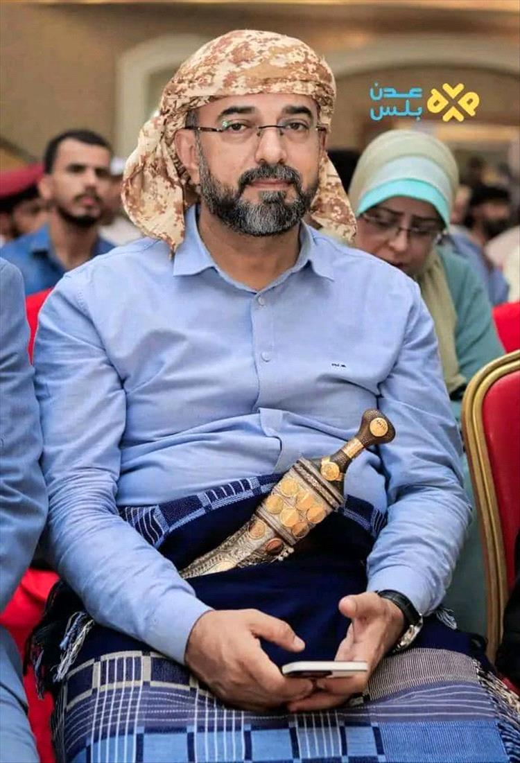 الشيخ/ صابر عبدالرب النقيب يهنئ رجل الأعمال سمير القطيبي بحصول بنك القطيبي على شهادة الآيزو العالمية
