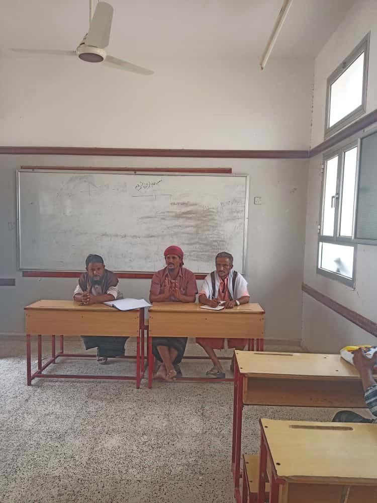 اجتماع بمدرسة أسامة بن زيد بمديرية طورالباحة يقر قرارات هامة لدعم العملية التعليمية