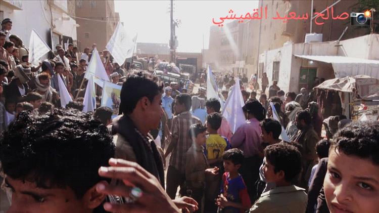 مظاهرة سلمية بشبوة تطالب بحقوق مناطق الواحدي من المشاريع الخدمية