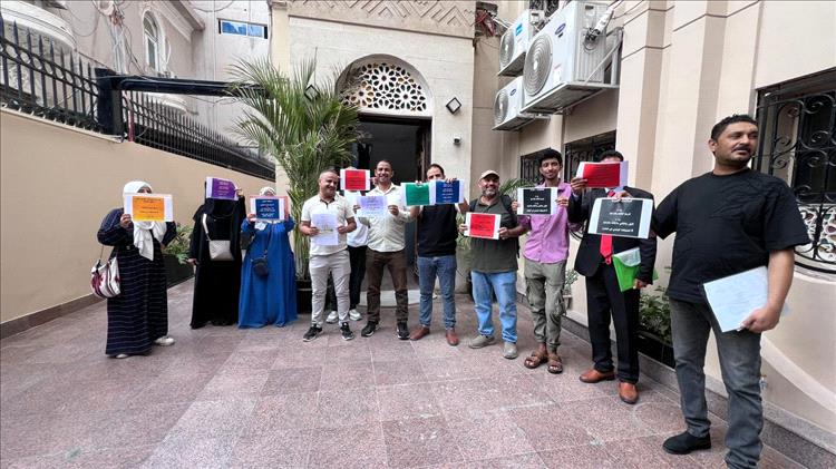 طلاب اليمن في مصر يفجرون غضبهم: ستة أرباع متأخرة ووعود حكومية لم تُنفذ