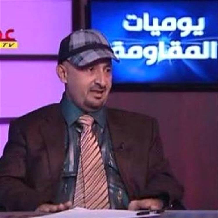 ضابط بإدارة امن عدن يفر من مالك بقالة
