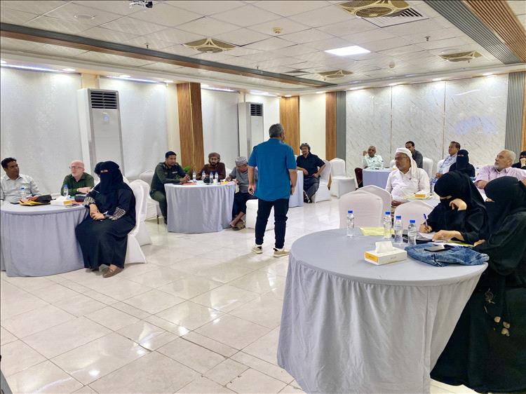 انطلاق دورة تدريبية حول المساءلة المجتمعية لهيئة السلم المجتمعي بمدينة المكلا