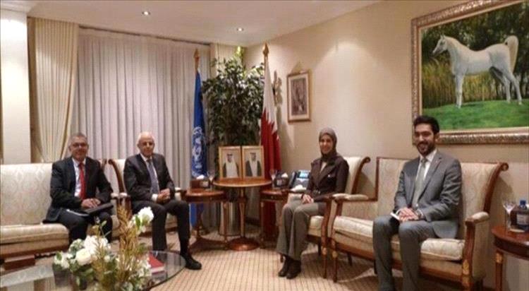 اليمن وقطر يناقشان تعزيز الدعم الإنساني للاجئين والنازحين