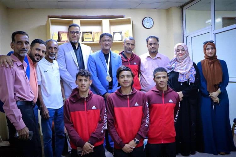 الشاذلي يستقبل بعثة المنتخب الوطني لالعاب القوى للشباب ويقيم لهم مأدبة غداء