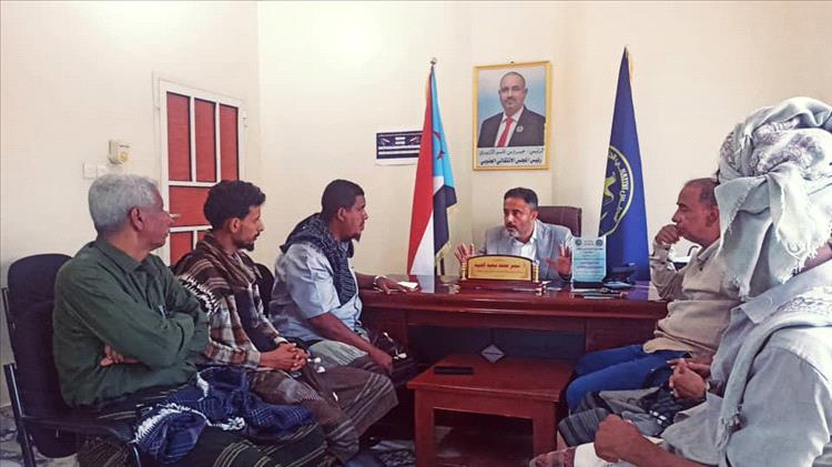 رئيس انتقالي أبين يناقش آليات التنسيق المشترك بين السلطة المحلية واللجنة الأهلية بزنجبار