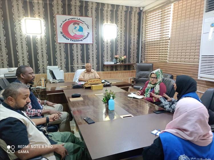 مدير عام مستشفى الصداقة بعدن يناقش مع الهيئة الطبية الدولية سبل التعاون المشترك